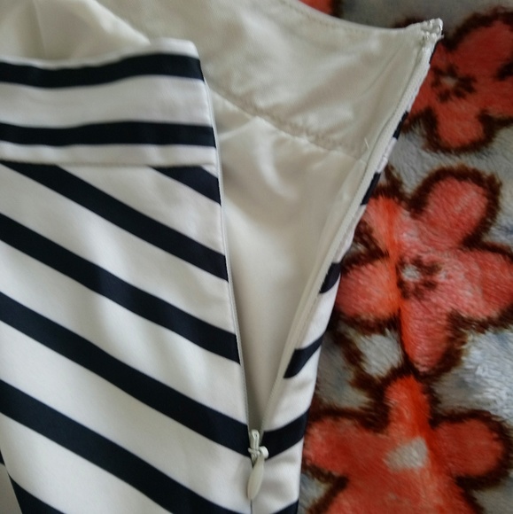 The limited striped skirt - Picture 6 of 6